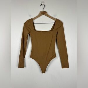 Aritzia Babaton Original Contour Squareneck Bodysuit Women’s Sz S